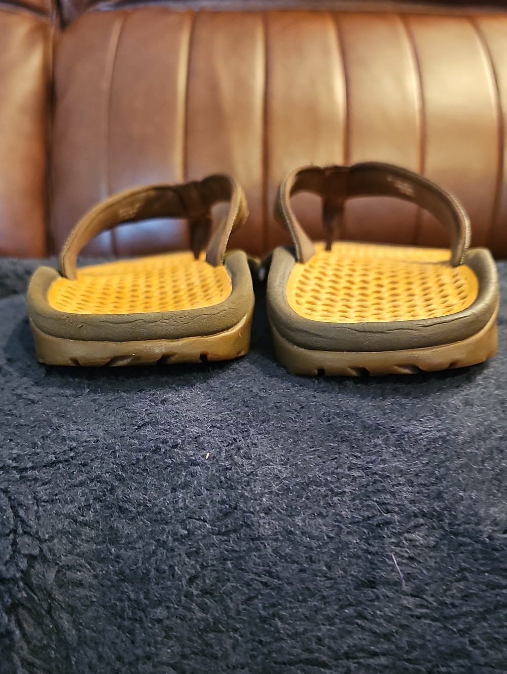 OLUKAI EHUKAI Brown Flip-Flops (Men's US M 11) - Picture 7 of 12